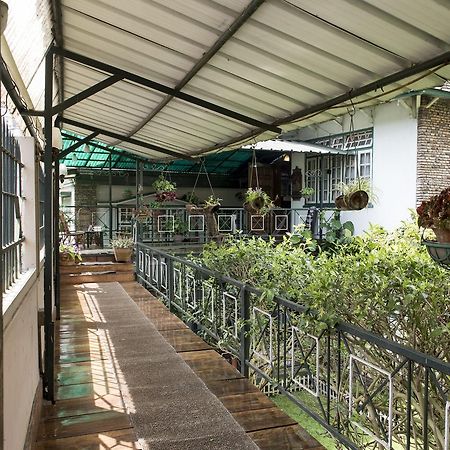 שילונג Oyo 2402 Hotel Highwinds מראה חיצוני תמונה