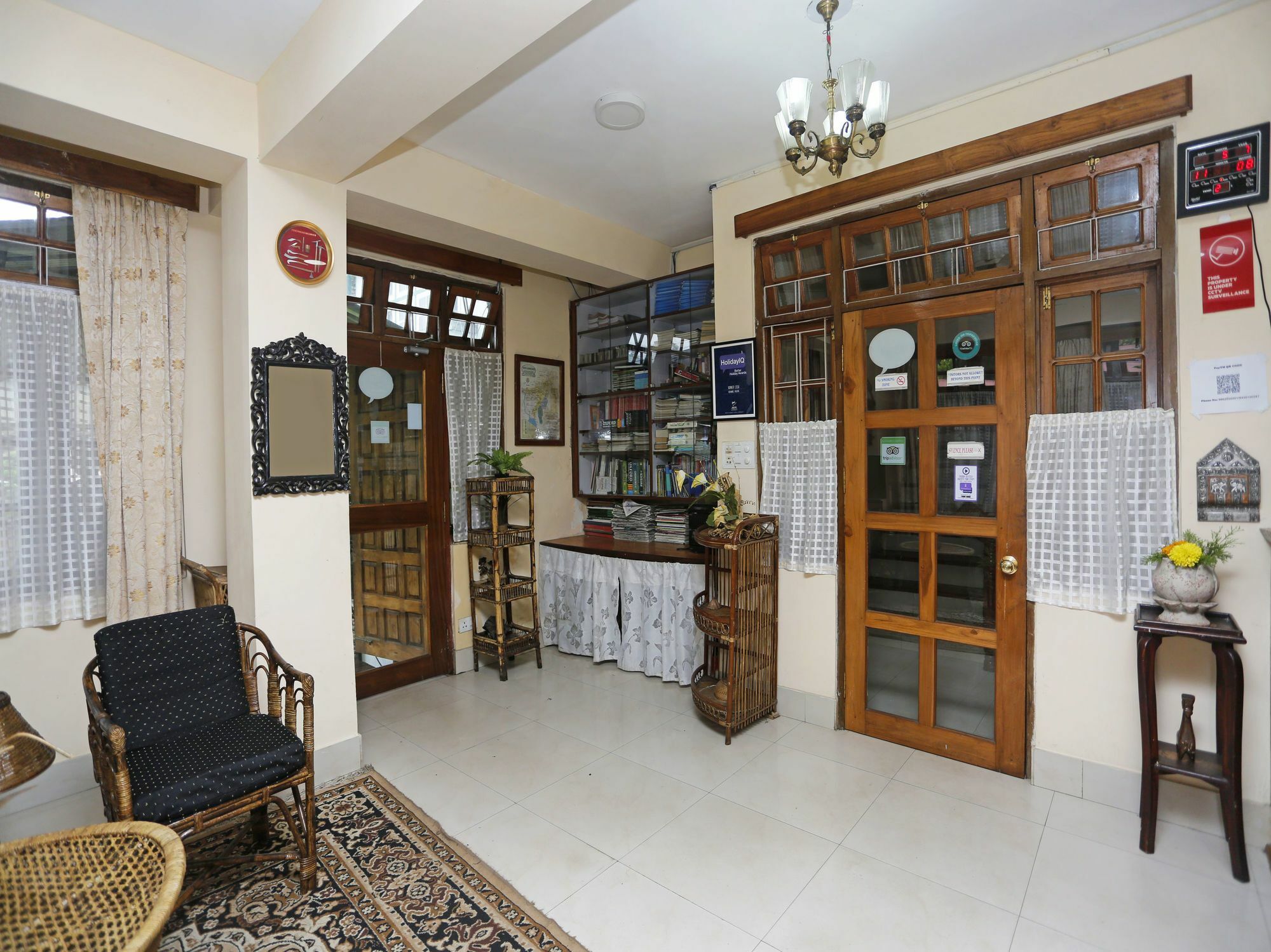 שילונג Oyo 2402 Hotel Highwinds מראה חיצוני תמונה